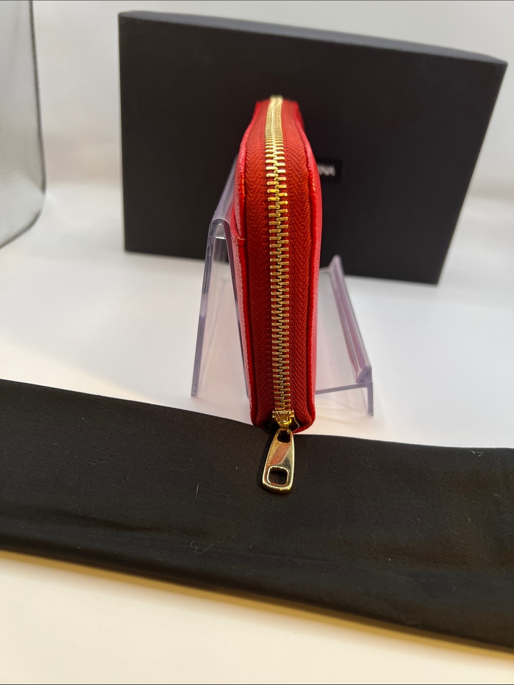 Dolce & Gabbana Red Saffiano Zip-Around Wallet with Gold Plaque - Picture 12 of 13